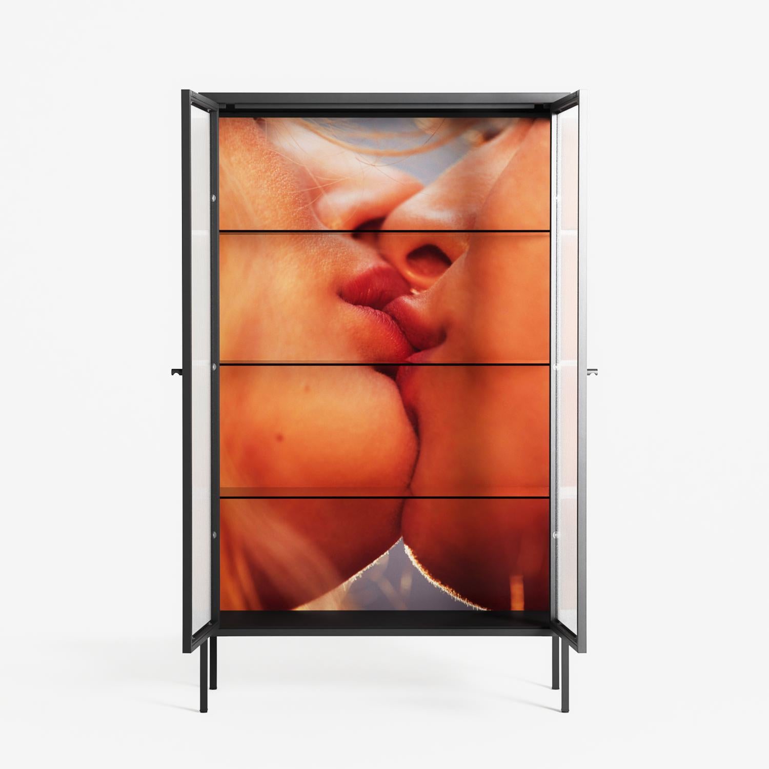The Art Of Kissing - Cabinet - Nadia Ryder - Antracite - Reeded glass