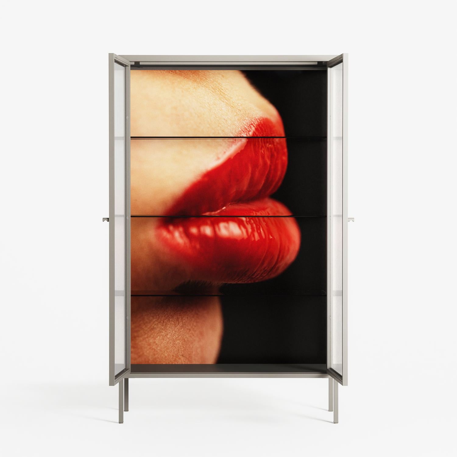Red 4 - Cabinet - Nadia Ryder - Pebble - Reeded glass