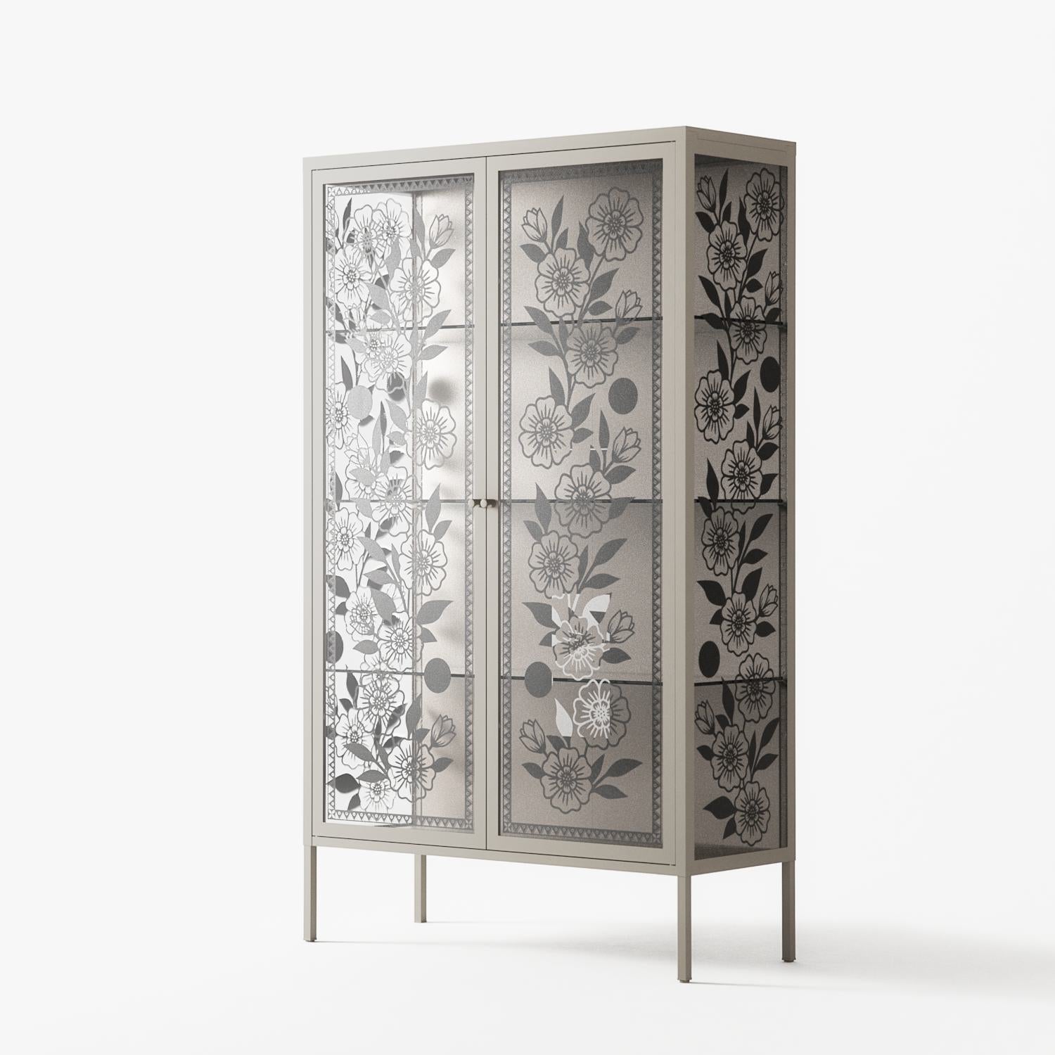 Barbed Bloom - Cabinet - Daphna Sebbane - Pebble - Overlay Glass