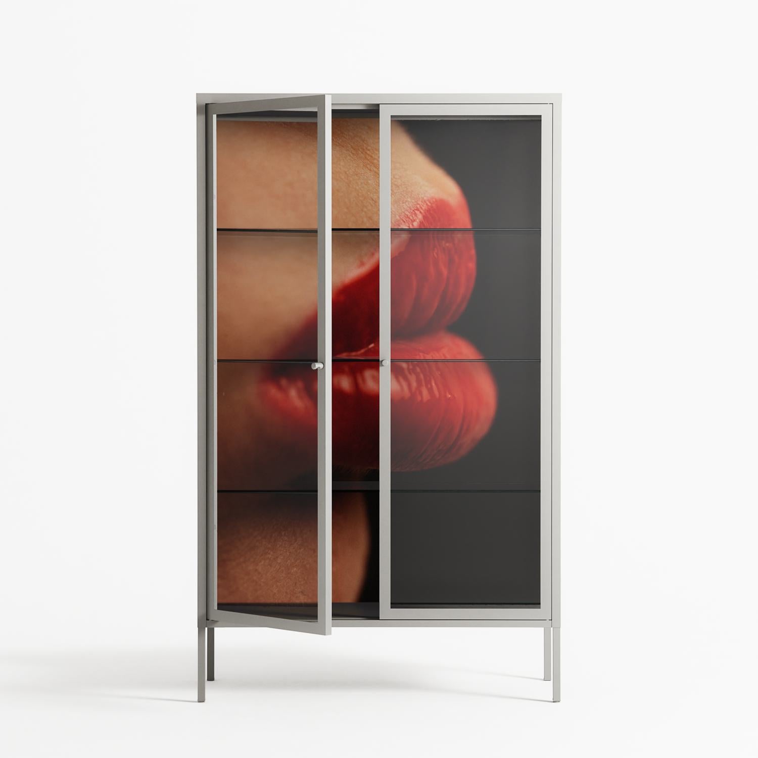 Red 4 - Cabinet - Nadia Ryder - Chalk - Clear glass