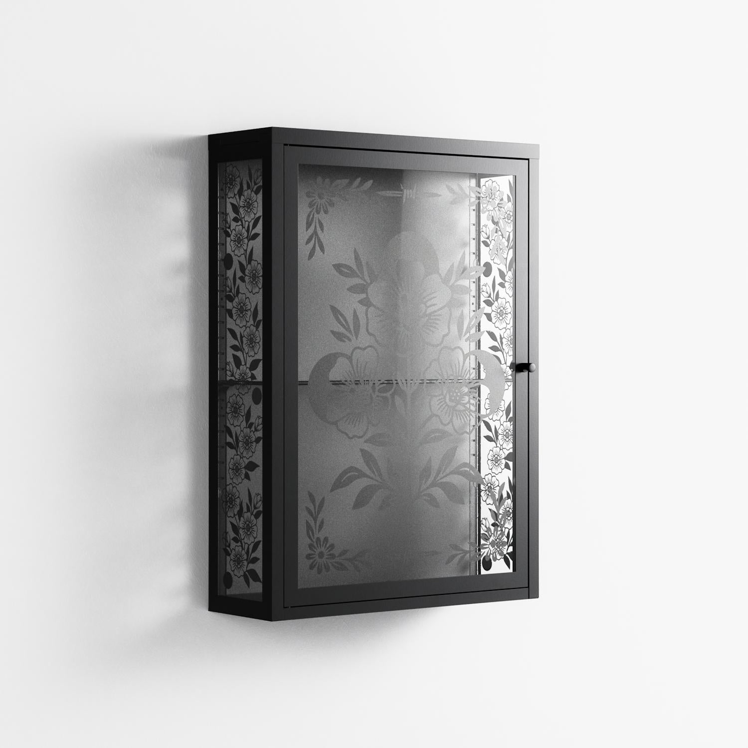 Barbed Bloom - Wall Cabinet - Daphna Sebbane - Antracite - Overlay Glass
