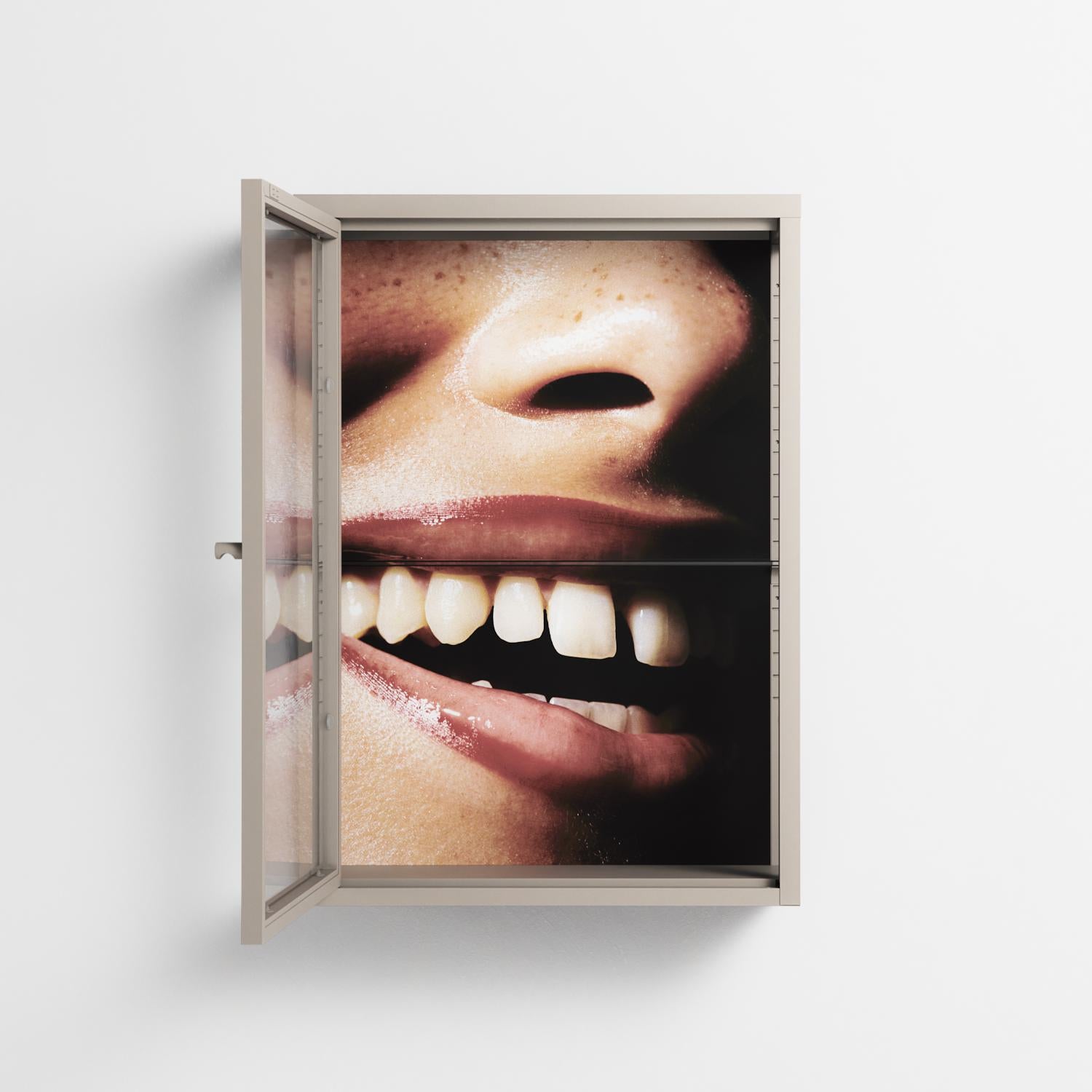 Teeth - Wall Cabinet - Nadia Ryder - Pebble - Clear glass