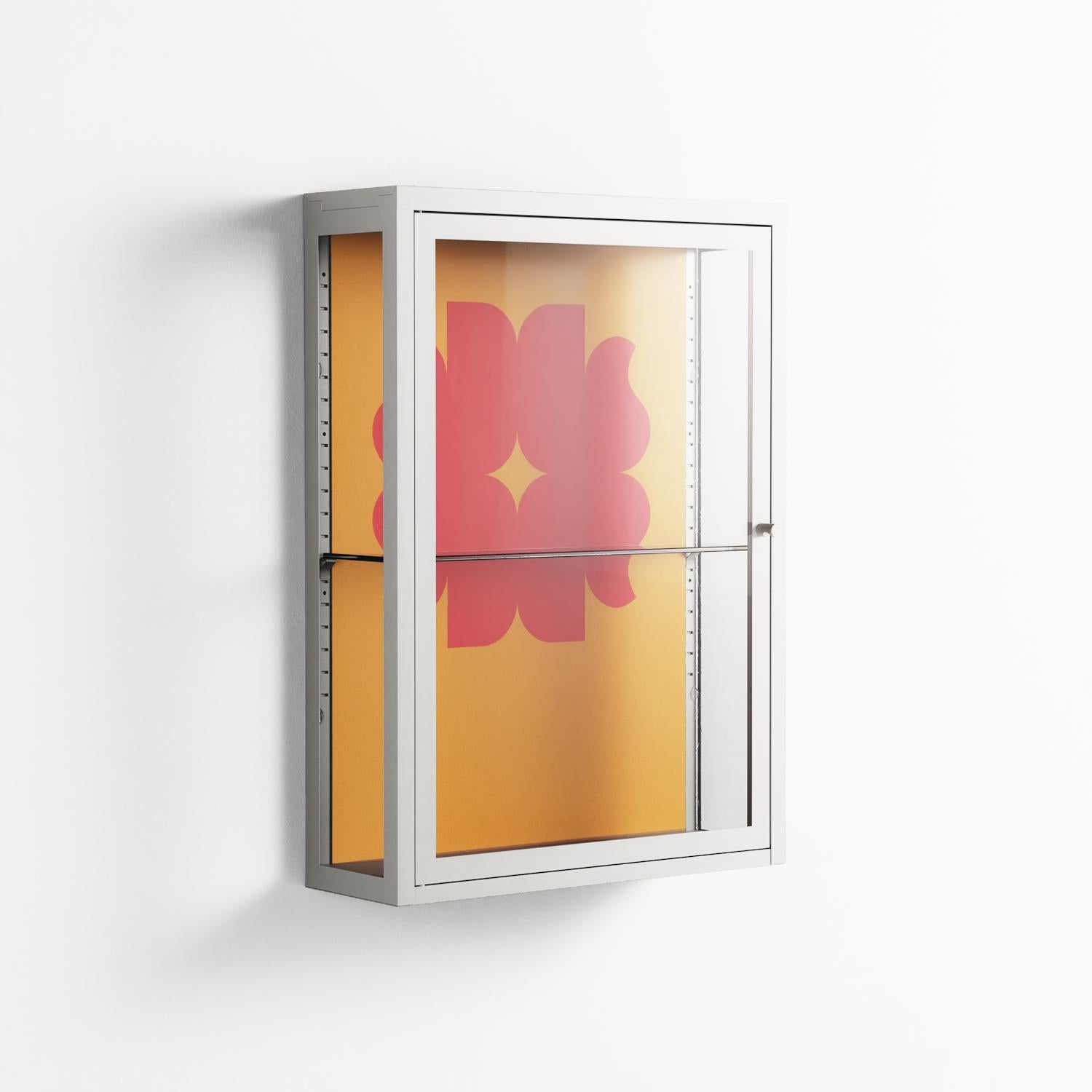 Phonix - Wall Cabinet - Linus Lohoff - Chalk - Clear glass