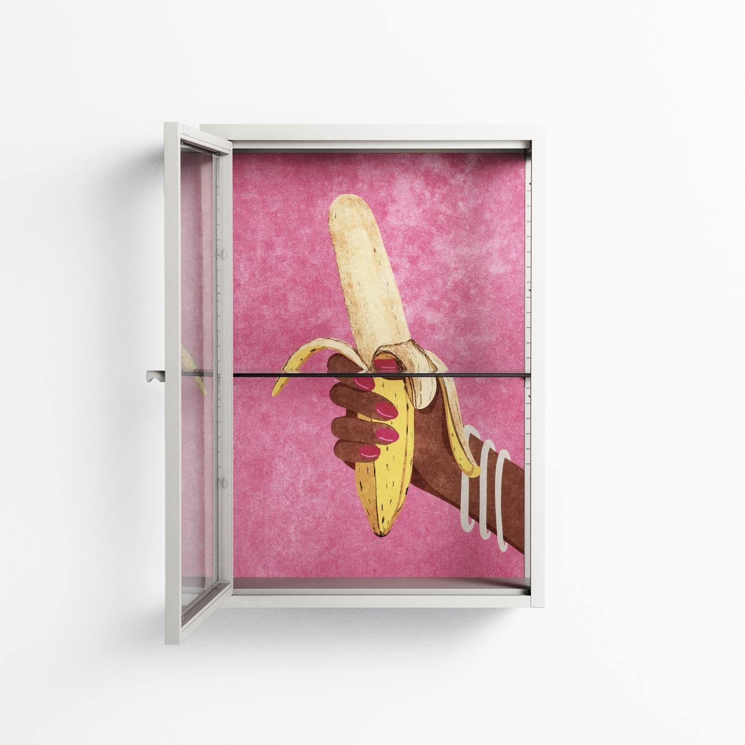 Banana - Wall Cabinet - Raissa Oltmanns - Chalk - Clear glass