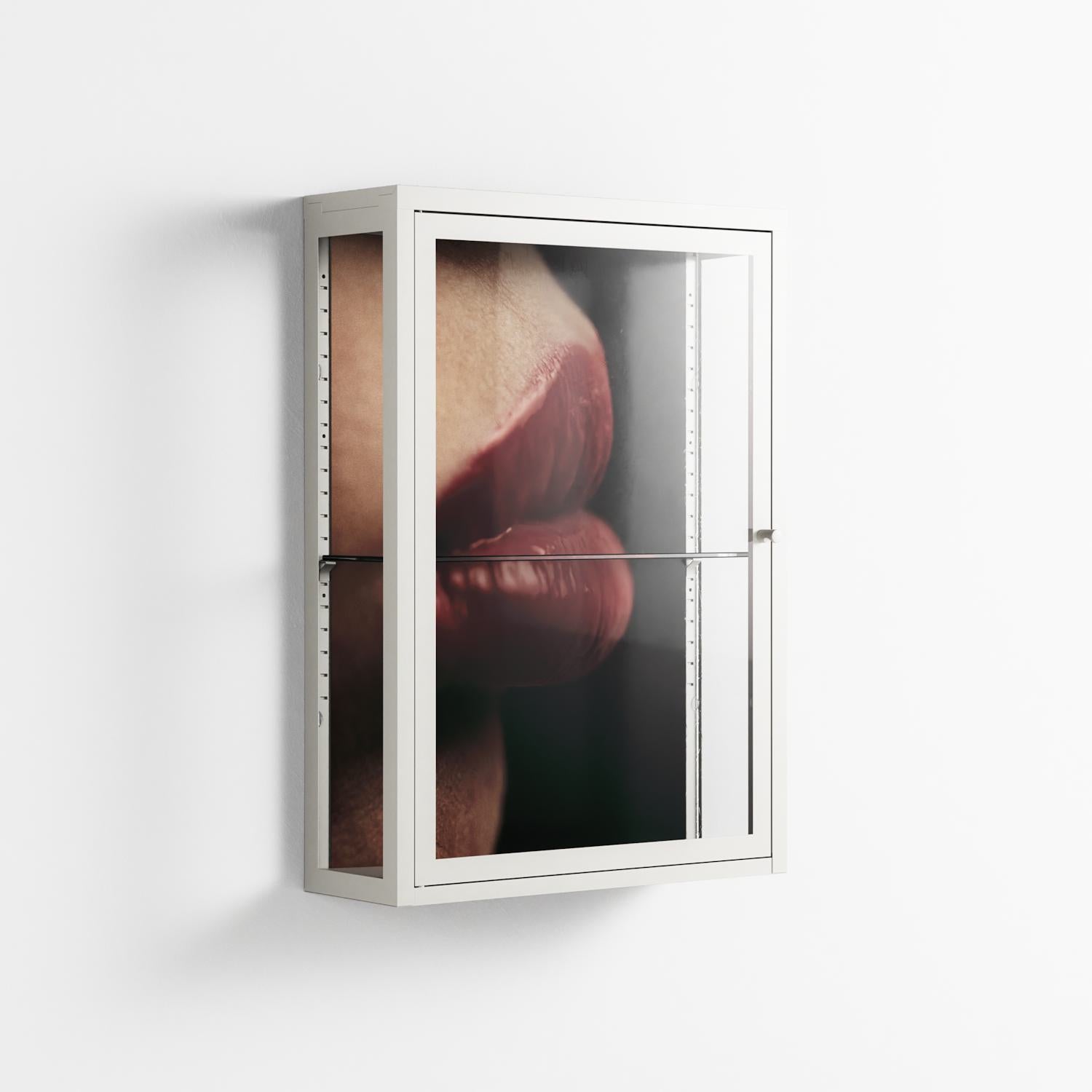 Red 4 - Wall Cabinet - Nadia Ryder - Chalk - Clear glass
