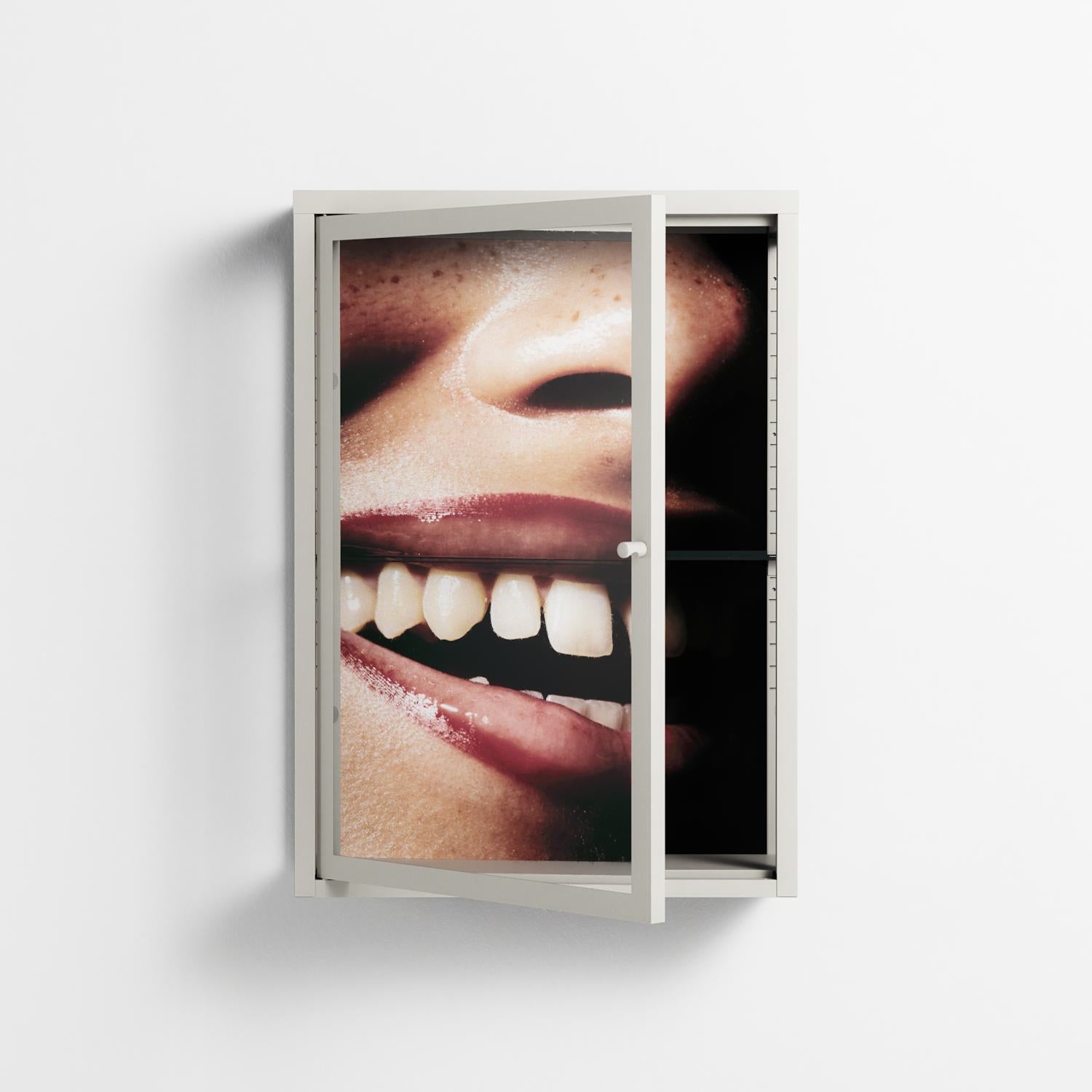 Teeth - Wall Cabinet - Nadia Ryder - Chalk - Clear glass