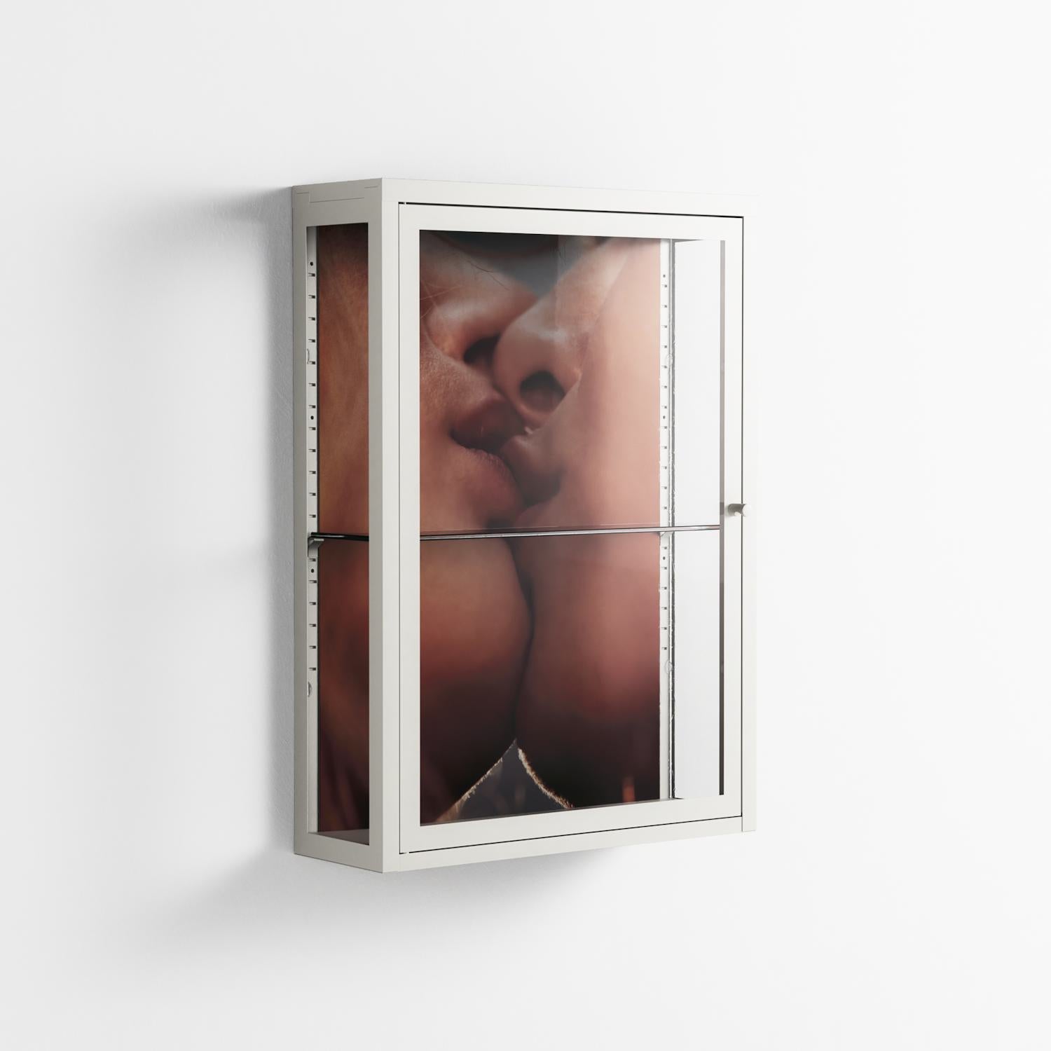 The Art Of Kissing - Wall Cabinet - Nadia Ryder - Chalk - Clear glass