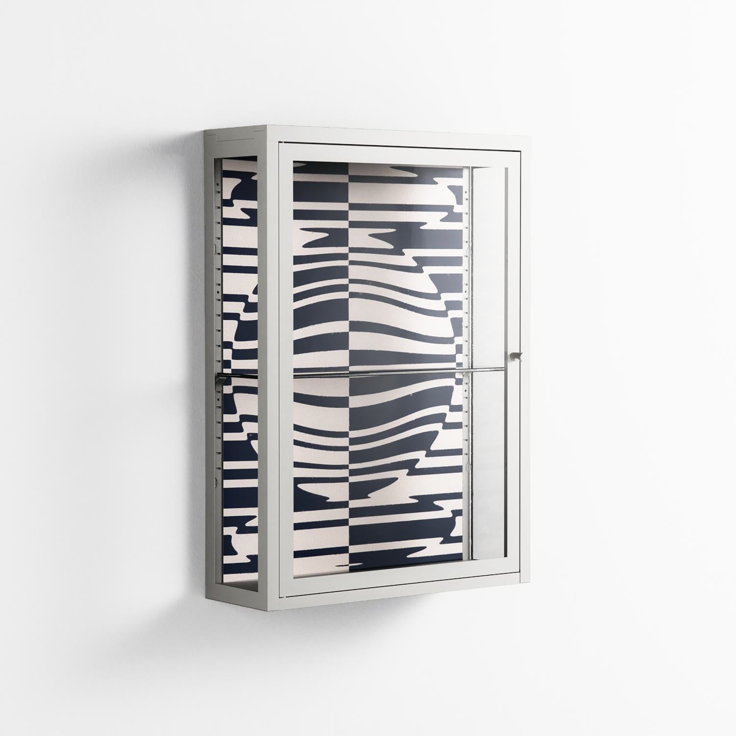Wave Lens - Wall Cabinet - Oluwasheyi Adebayo - Chalk - Clear glass