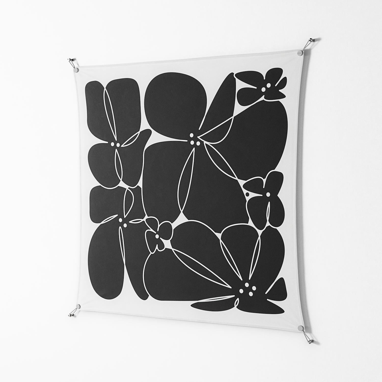 Black Flowers - Work On Wall - Konrad Blaszczyk - Silver - 140 x 140 cm