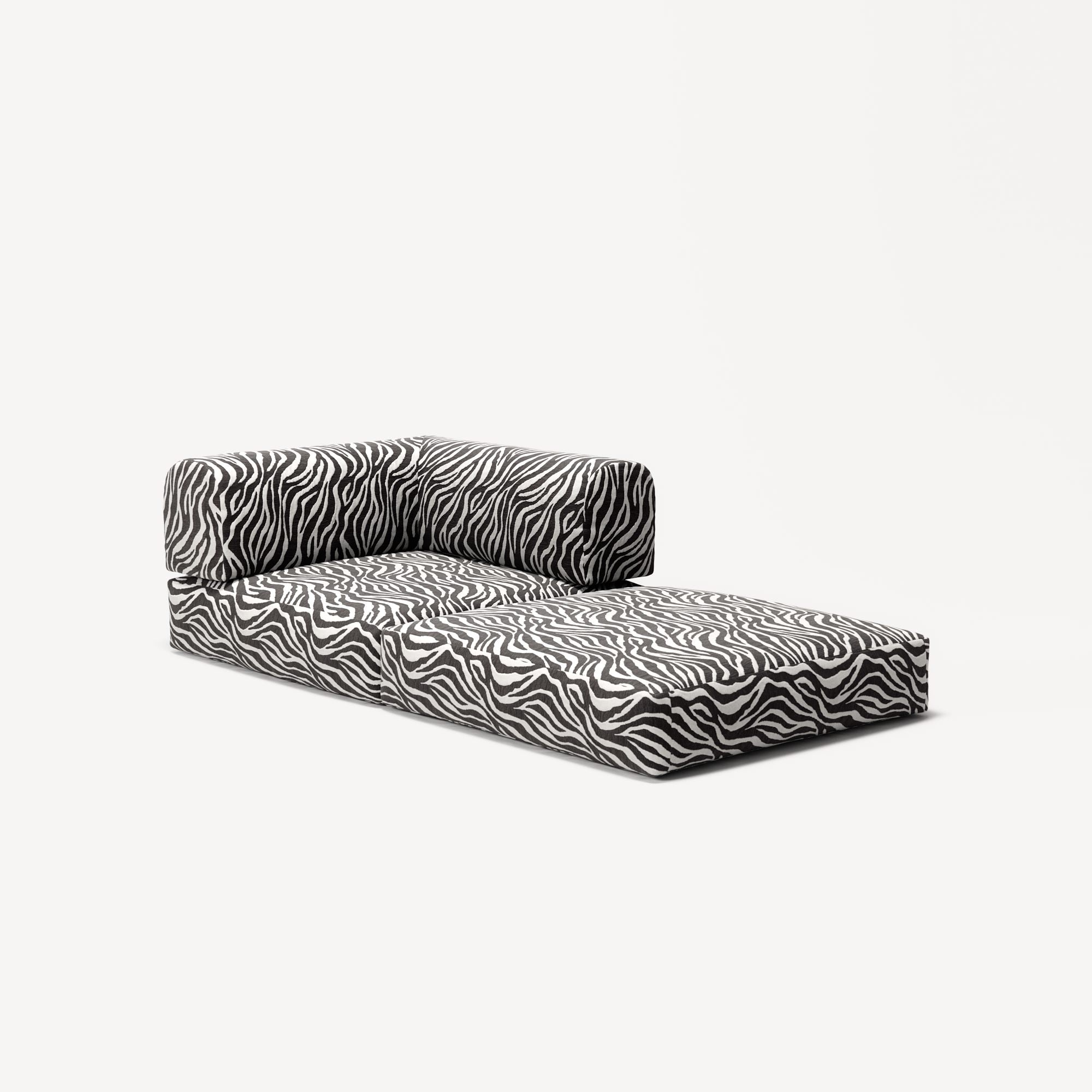 LUNA - Corner - Chenille Jacquard Zebra Black White