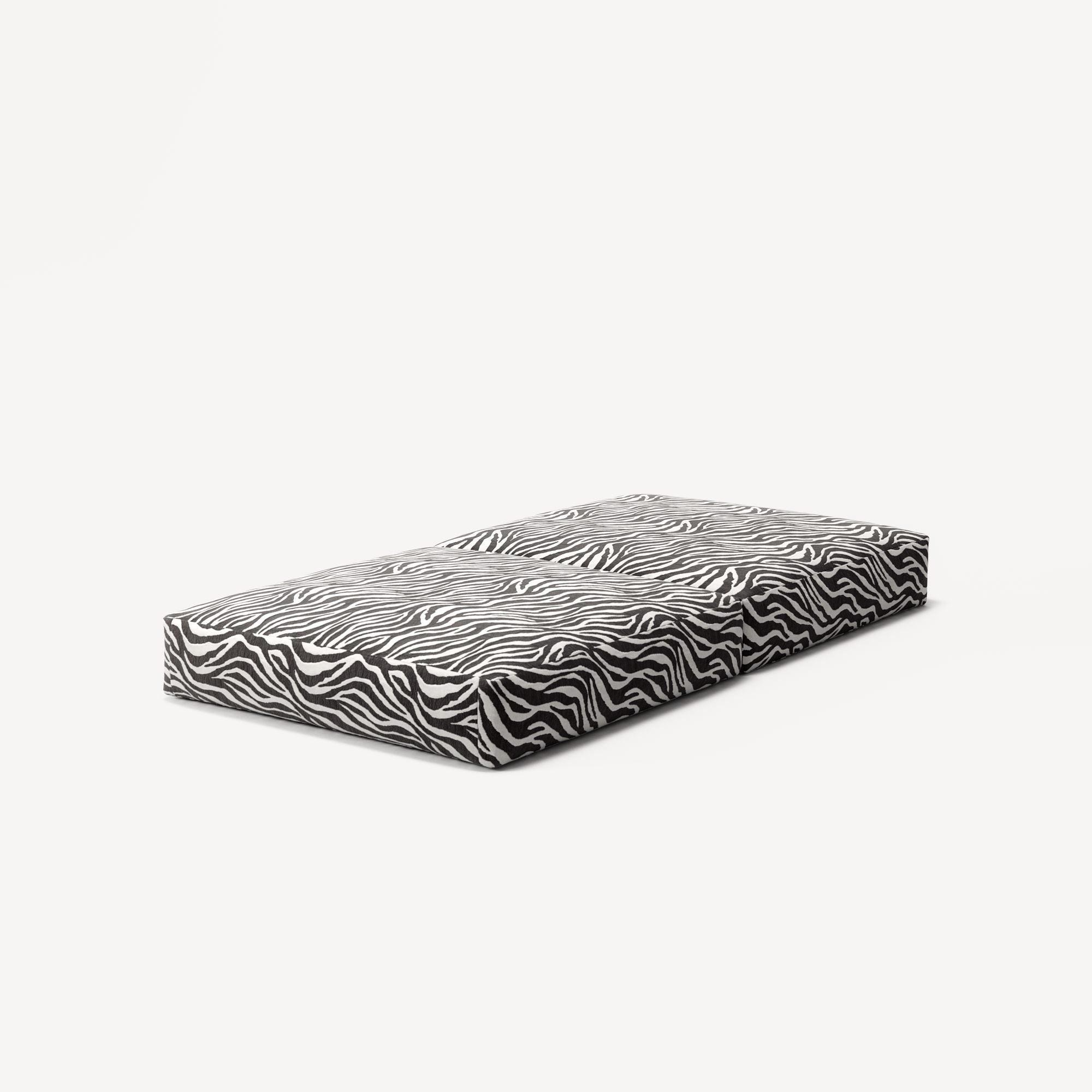 LUNA - Pouf - Chenille Jacquard Zebra Black White