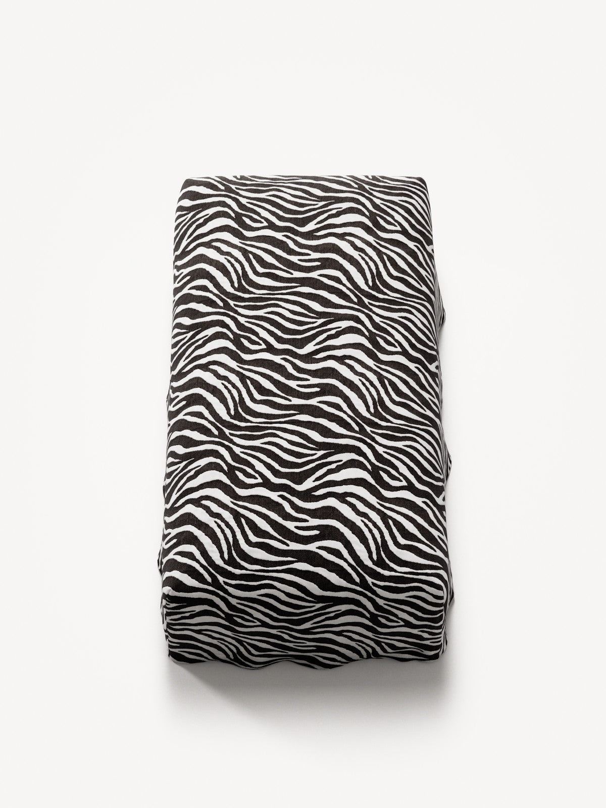 NOMAD - Pouf - Chenille Jacquard Zebra Black White